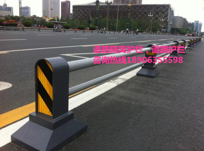 道路護(hù)欄，道路隔離柱，隔離墩